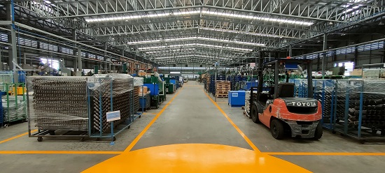 ตีเส้นพื้นโรงงาน-ตีเส้นจราจรในโรงงาน-ทำสีตีเส้น-